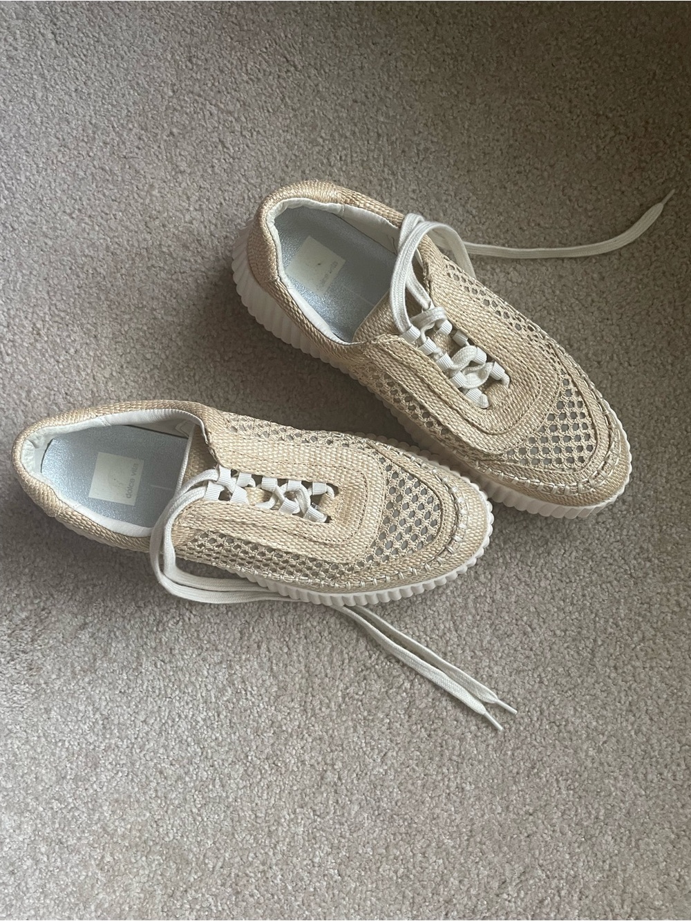 Casual sneakers